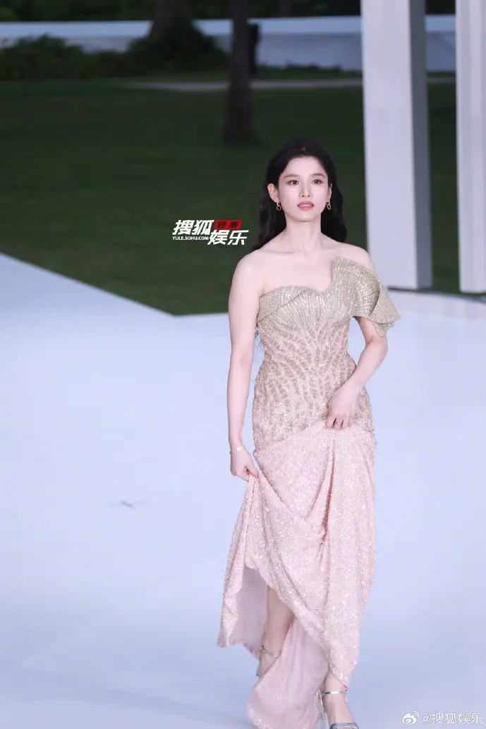 骑士团下载数据趋势图